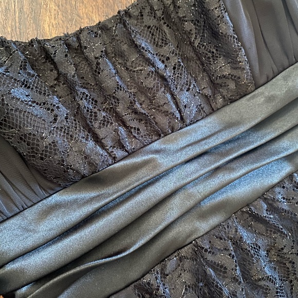 Lace little black dress - Picture 3 of 5